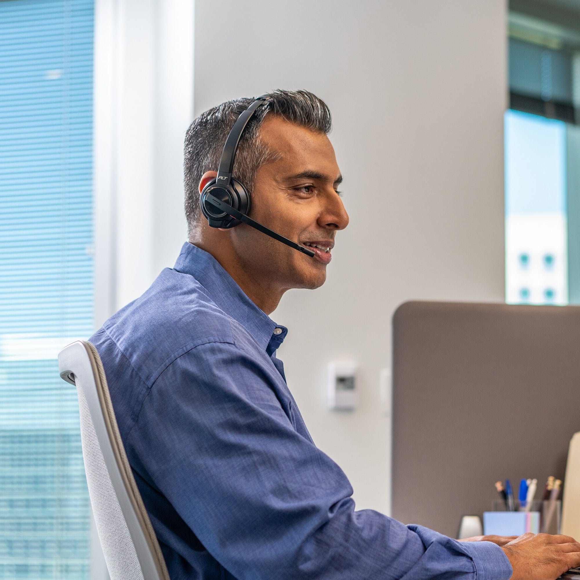 Poly Savi 8210 Top and Charging Cradle 85T30AA