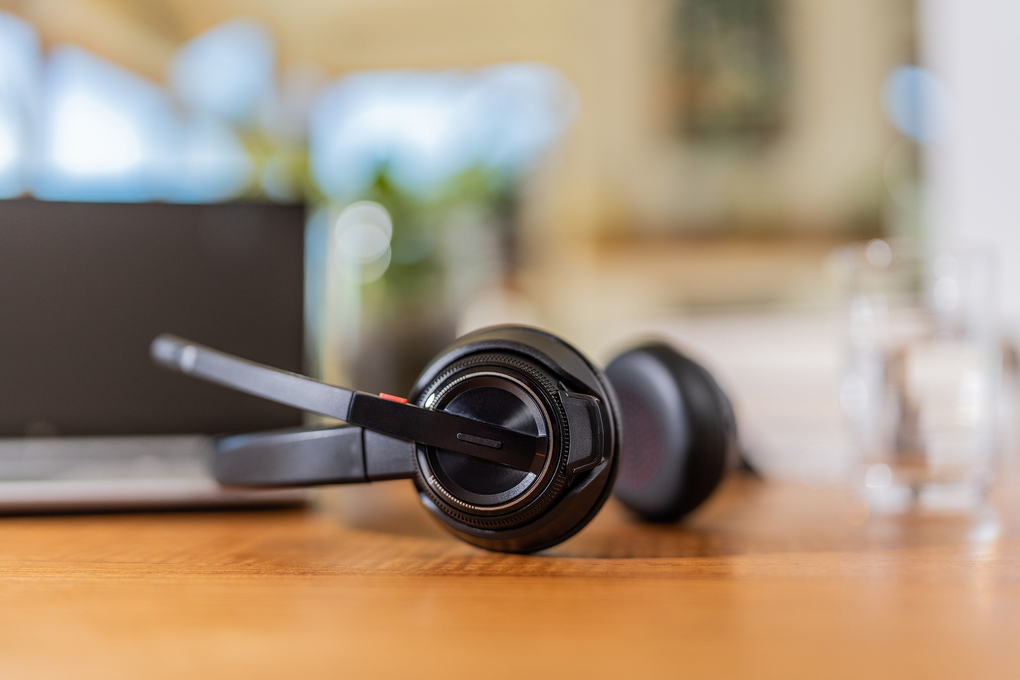 Poly Savi 8220 Top and Charging Cradle 85T31AA