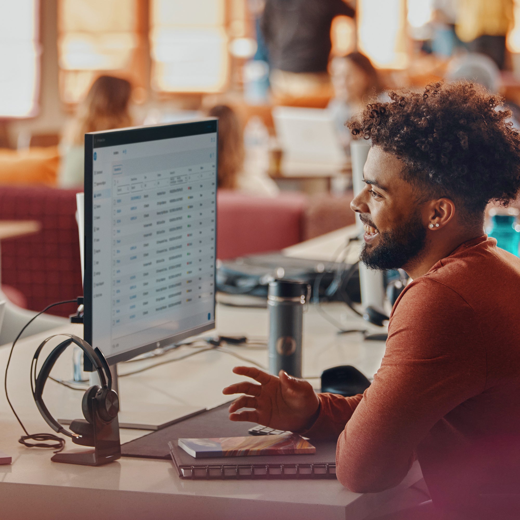 Poly Voyager Focus 2 Microsoft Teams Certified USB-C Headset + USB-C/A Adapter + Charging Stand 9T9J6AA