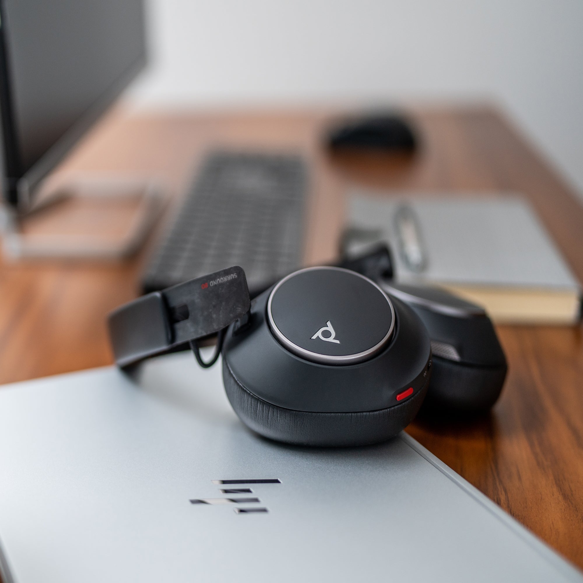 Poly Voyager Surround 80 UC Microsoft Teams Certified USB-C Headset +USB-C/A Adapter 8G7U0AA